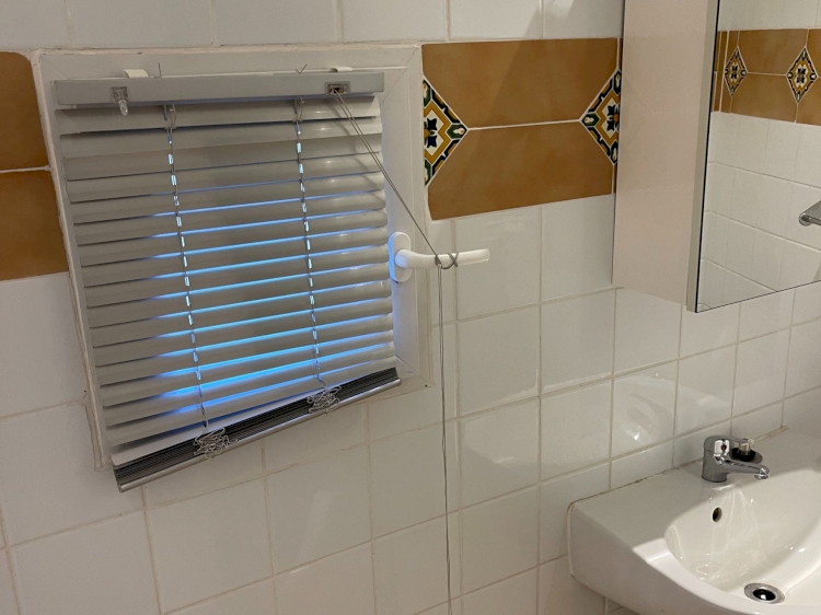 UNE GRANDE  MAISON AVEC UN ESPACE DE VIE DE 212 M2  .