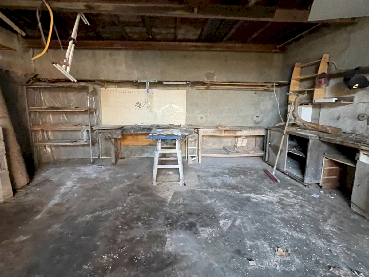 UNE GRANDE  MAISON AVEC UN ESPACE DE VIE DE 212 M2  .