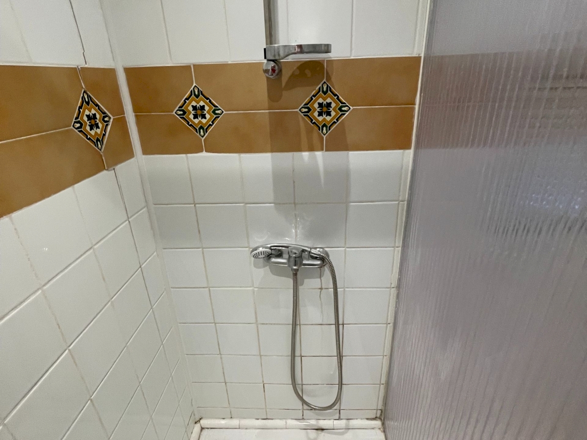 UNE GRANDE  MAISON AVEC UN ESPACE DE VIE DE 212 M2  .