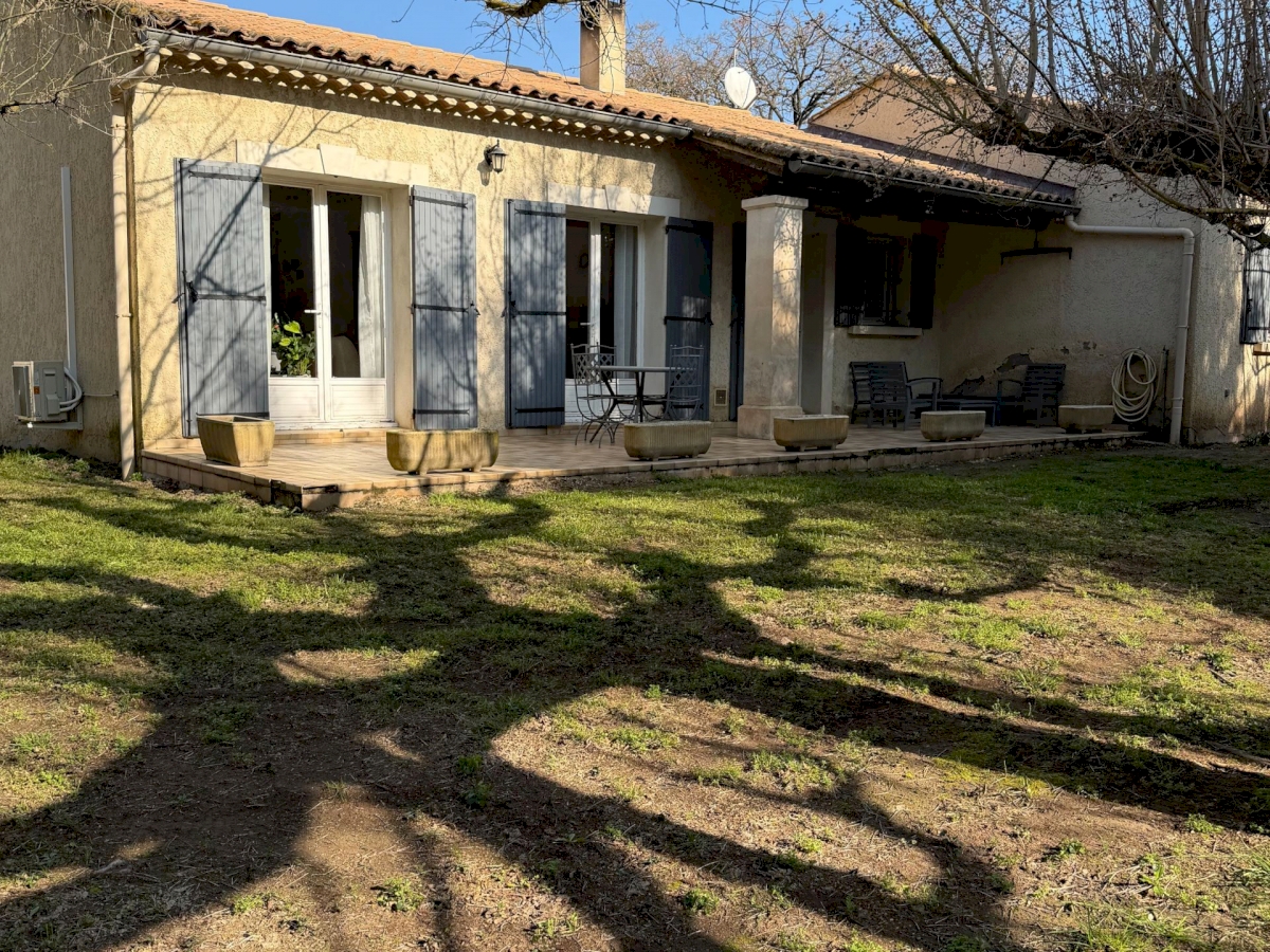 UNE PROPRIÉTÉ AVEC UN BEL ESPACE DE VIE AU CALME .