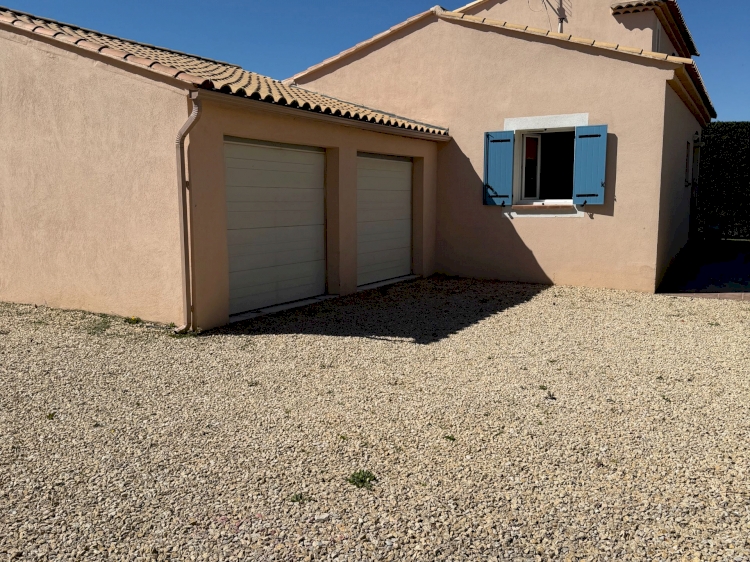 UNE CHARMANTE VILLA  AVEC UN ESPACE DE VIE DE 158 M2