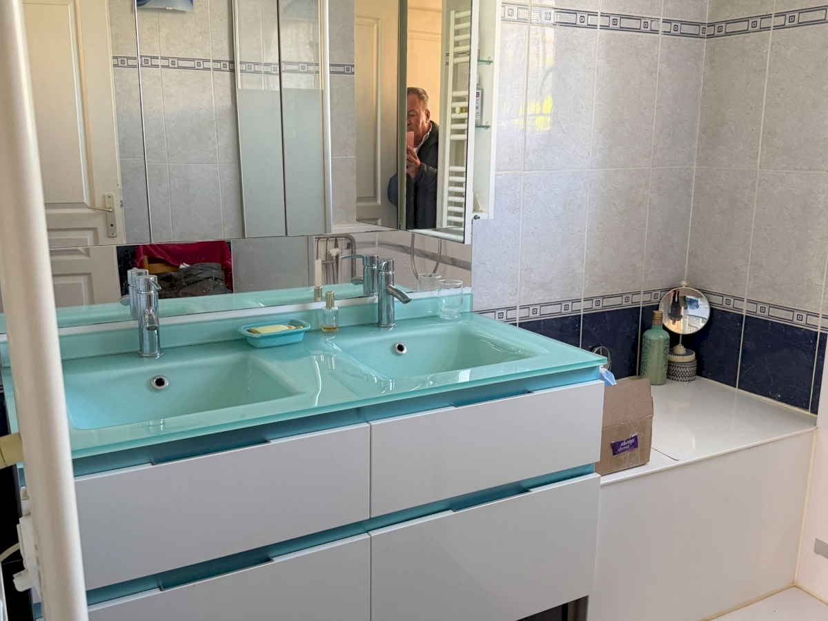 UNE CHARMANTE VILLA  AVEC UN ESPACE DE VIE DE 158 M2