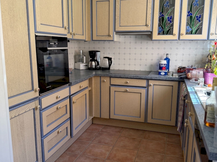 UNE CHARMANTE VILLA  AVEC UN ESPACE DE VIE DE 158 M2